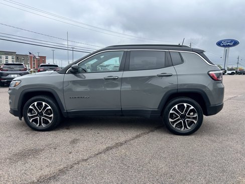 Used 2024 Jeep Compass Limited image 2