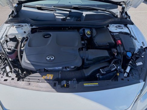 Used 2018 INFINITI QX30 Premium w/ Cargo Package image 32