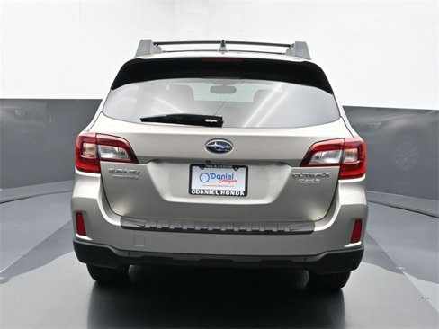 Used 2017 Subaru Outback 2.5i Premium image 4
