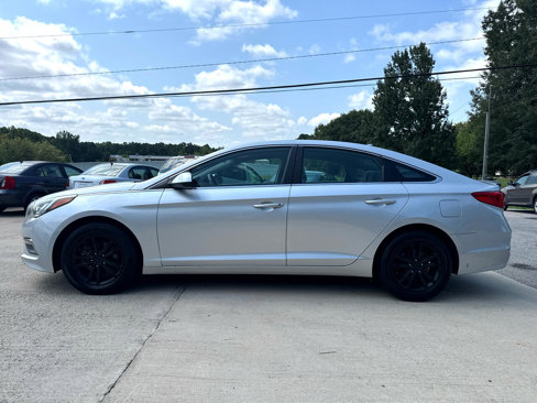 Used 2015 Hyundai Sonata SE image 9