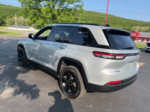 Certified 2023 Jeep Grand Cherokee Altitude image 21