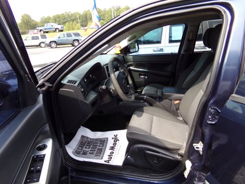 Used 2009 Jeep Grand Cherokee Laredo image 6