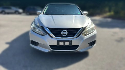 Used 2017 Nissan Altima 2.5 S w/ Power Driver Seat Package image 2