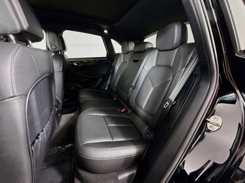 Certified 2022 Porsche Macan S image 18