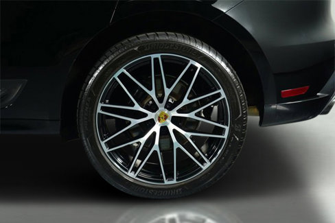 Used 2022 Porsche Macan image 18