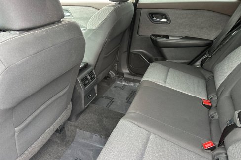 Used 2022 Nissan Rogue SV image 13