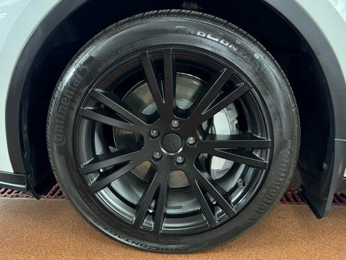 Used 2023 Tesla Model Y AWD image 8