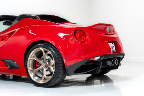 Used 2018 Alfa Romeo 4C Spider image 25