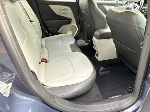 Used 2022 Jeep Renegade Limited image 21