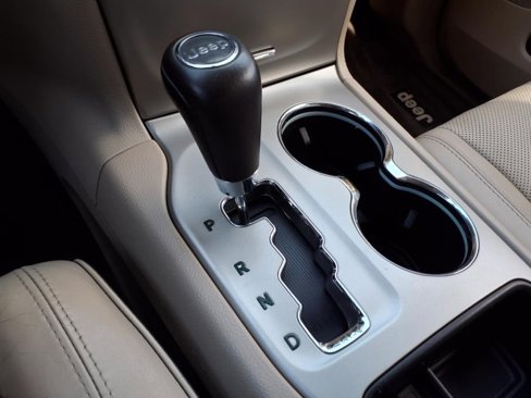 Used 2013 Jeep Grand Cherokee Overland w/ Advance Technology Group image 8
