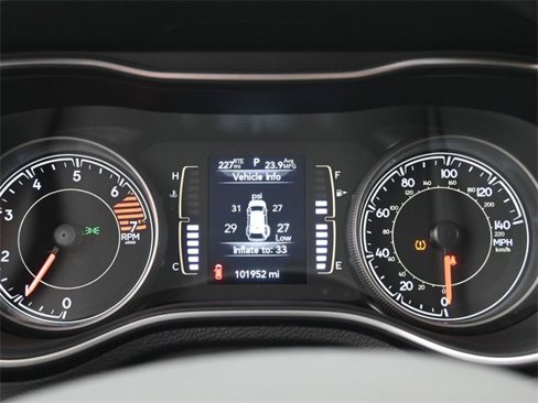 Used 2021 Jeep Cherokee Latitude Plus image 28