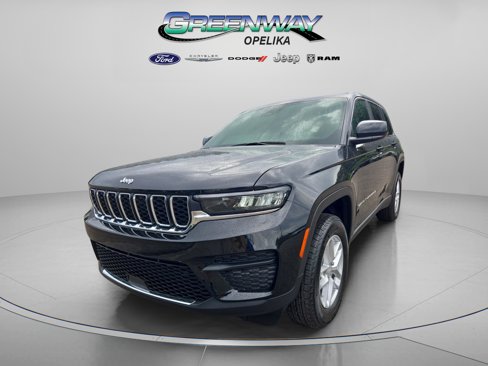 New 2025 Jeep Grand Cherokee Laredo image 3