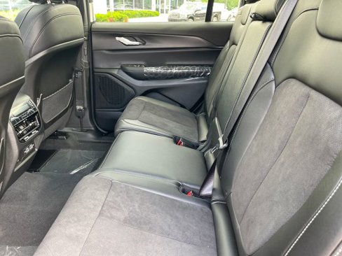 New 2025 Jeep Grand Cherokee L Altitude image 22