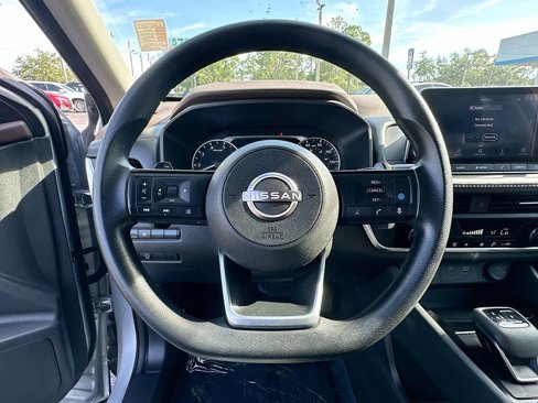 Used 2023 Nissan Rogue SV image 12