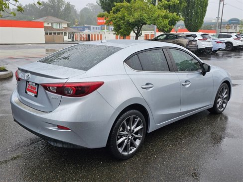 Used 2018 MAZDA MAZDA3 Grand Touring image 5