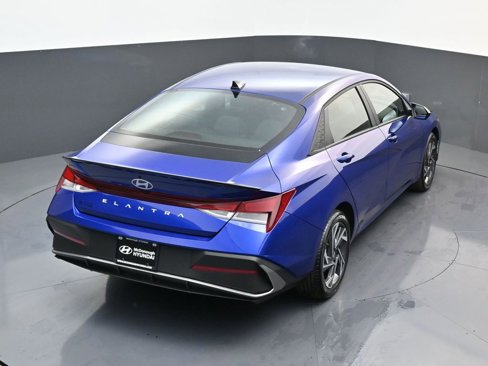 Certified 2025 Hyundai Elantra Sport image 16