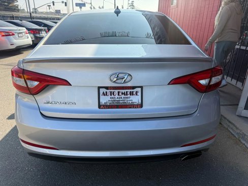 Used 2017 Hyundai Sonata SE image 5