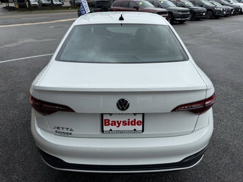 Used 2022 Volkswagen Jetta Sport image 7