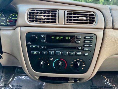 Used 2003 Ford Taurus SES image 13