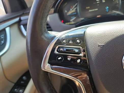 Used 2013 Cadillac XTS Premium image 21