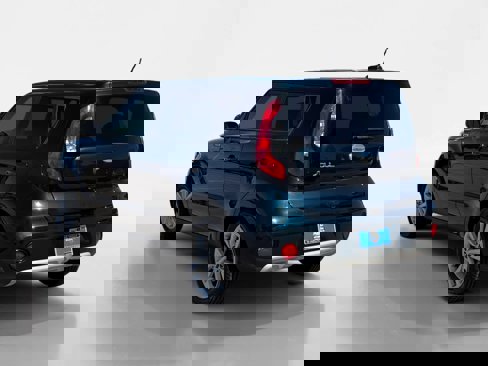 Used 2019 Kia Soul + image 4
