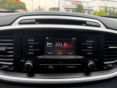 Used 2016 Kia Sorento LX w/ LX Convenience Package image 17