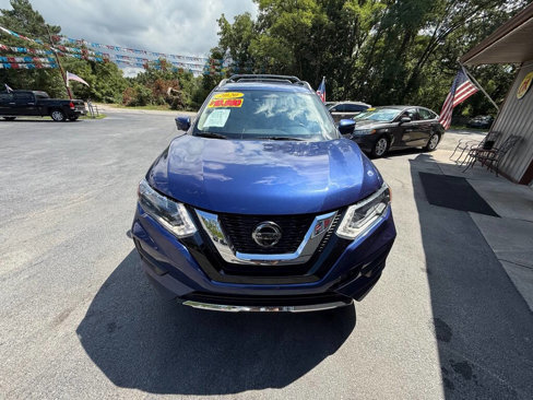 Used 2020 Nissan Rogue SV w/ Premium Package image 3