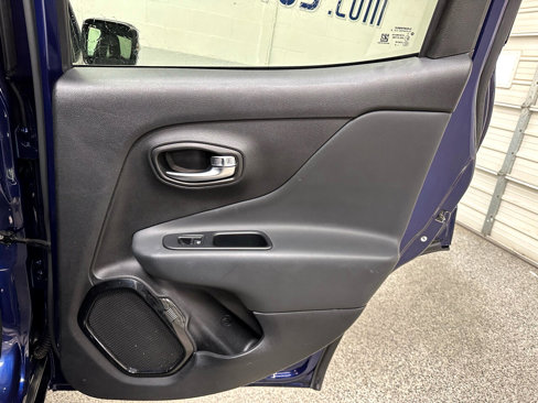 Used 2018 Jeep Renegade Altitude image 21