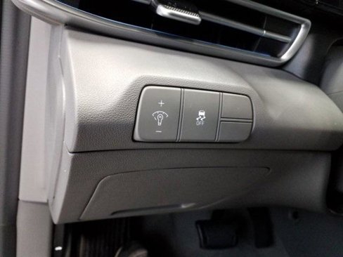 New 2025 Hyundai Elantra SEL image 12