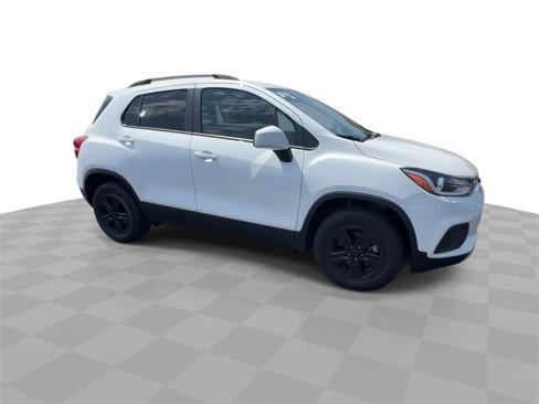 Certified 2022 Chevrolet Trax LT w/ LT Convenience Package image 10