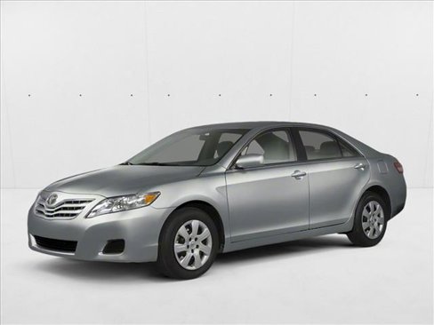 Used 2011 Toyota Camry LE image 1