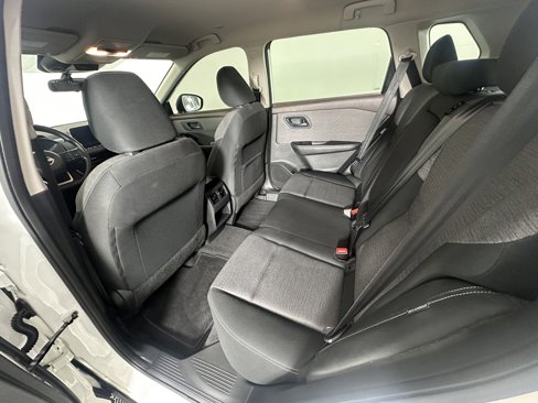Used 2022 Nissan Rogue S image 17