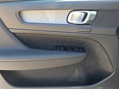 New 2025 Volvo XC40 B5 Core w/ Protection Package Premier image 10