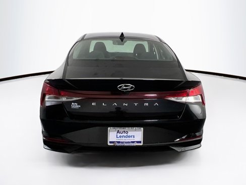 Used 2023 Hyundai Elantra SEL w/ Cargo Package image 6