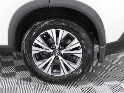 Used 2021 Nissan Rogue SV w/ Premium Package image 19