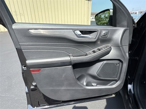 Used 2021 Ford Escape Titanium w/ Class II Trailer Tow Package image 24