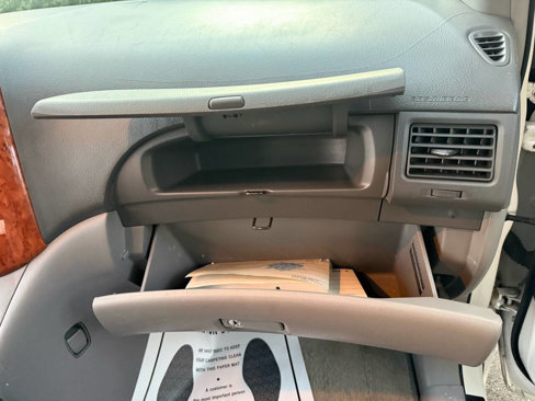 Used 2008 Toyota Sienna XLE Limited image 34