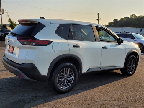 Used 2023 Nissan Rogue S image 3