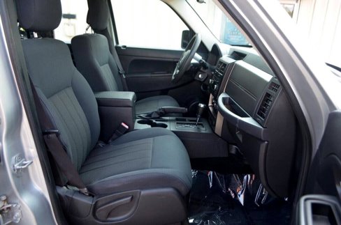 Used 2012 Jeep Liberty Sport image 29