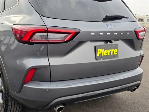 Used 2023 Ford Escape ST-Line w/ Cold Weather Package image 7