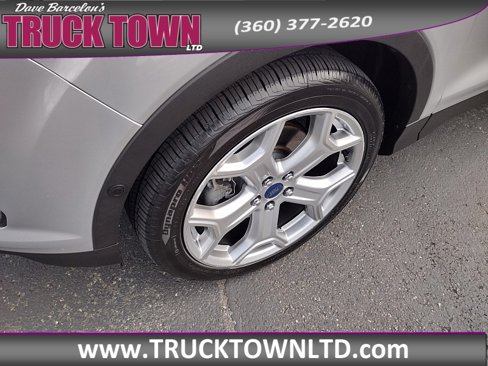 Used 2018 Ford Escape Titanium w/ Ford Safe & Smart Package image 12