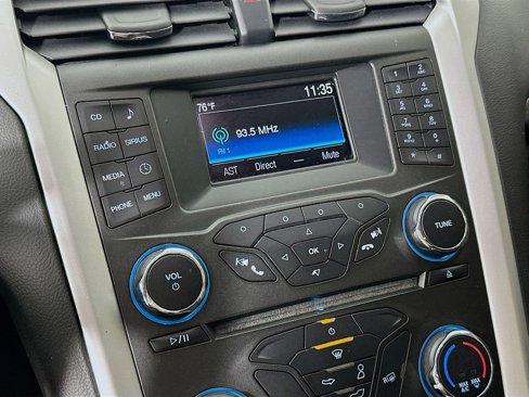 Used 2016 Ford Fusion SE image 18