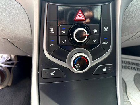 Used 2014 Hyundai Elantra Limited image 22