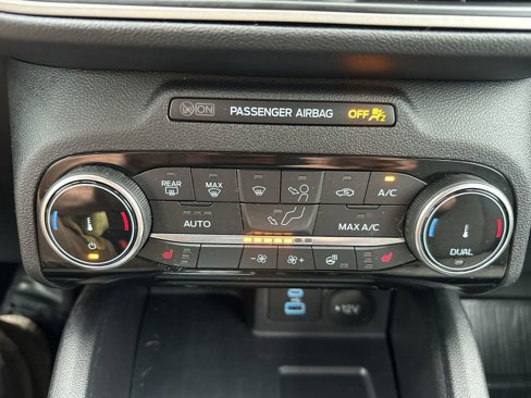 Certified 2022 Ford Escape SE w/ SE Sport Appearance Package image 19