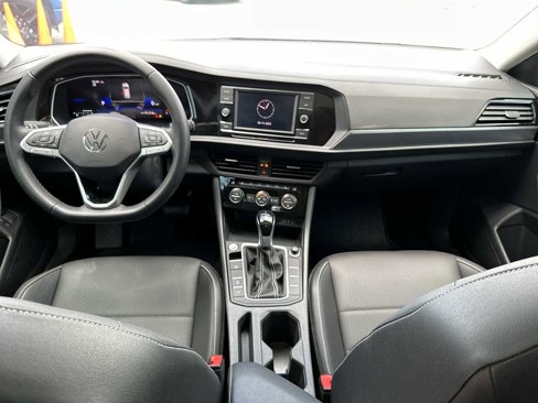 Used 2024 Volkswagen Jetta SE image 14