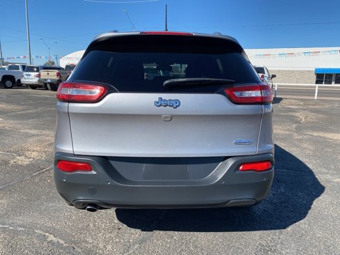Used 2018 Jeep Cherokee Latitude Plus image 18