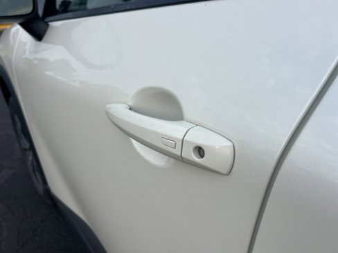 Used 2021 Nissan Rogue SV image 16