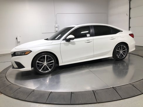 Used 2022 Honda Civic Touring image 4
