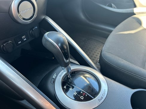 Used 2016 Hyundai Veloster image 24