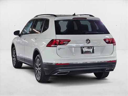 Used 2020 Volkswagen Tiguan SE w/ Panoramic Sunroof Package image 7